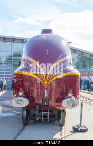 LMS Krönung Klasse6299 Herzogin von Hamilton stromlinienförmige Dampflok an der National Rail Museum in Shildon, County Durham, UK Stockfoto