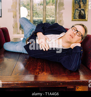 Porträt der Schauspieler Vic Reeves fotografiert zu Hause im März 2006 Stockfoto