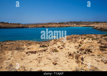Blick auf Cala Croce Strand in Lampedusa, Sizilien. Italien Stockfoto