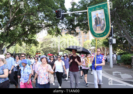 Sydney, Australien. 24. März 2019. Die St. Mary's Cathedral statt der jährlichen 'Tag der Masse auf das ungeborene Kind' und Prozession. Credit: Richard Milnes/Alamy leben Nachrichten Stockfoto