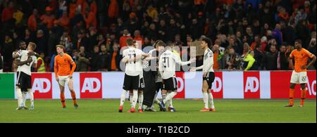 Amsterdam, Niederlande. 25 Mär, 2019. firo: 24.03.2019, Fußball, Fußball, Nationalmannschaft Deutschland, UEFA, EM-Qualifikation 2010, Europäische Qualifikation 2020, Niederlande, Holland- ger, Deutschland 2:3 Finale jubel Deutschland, Enttäuschung Holland | Verwendung der weltweiten Kredit: dpa/Alamy leben Nachrichten Stockfoto