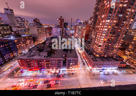 New York City bei Nacht gedreht bis zu 11! Stockfoto