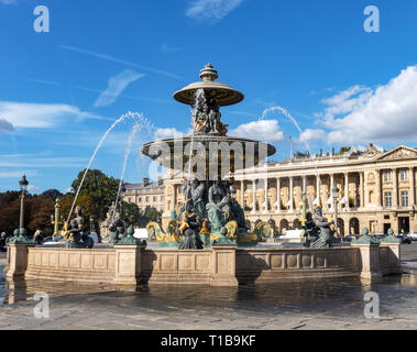 Brunnen auf dem Place de la Concorde - Paris, Frankreich Stockfoto