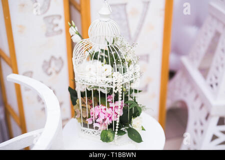 Dekoration für die Hochzeit. Schöne Blumen. Stockfoto