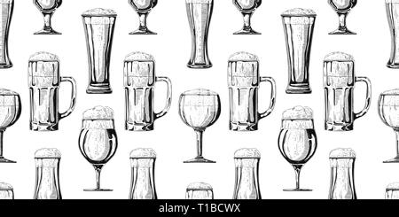 Nahtlose Muster mit unterschiedlichen Gläsern mit Bier, verschiedene Becher Bier. Vector Illustration einer Skizze Stil. Stock Vektor