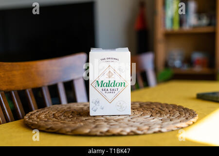 Editorial - maldon Sea salt flakes Box auf einem Tisch. 03/2019. Stockfoto