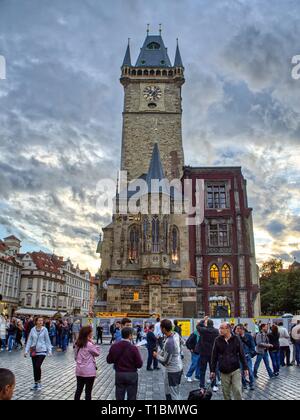 Prag, Tschechische Republik - 23 September, 2018: die Altstädter Astronomische Uhr in Prag, Tschechische Republik. Touristen die Stadt genießen. Stockfoto