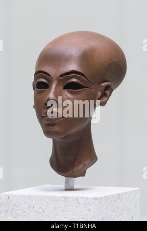 Berlin. Deutschland. Antike Ägyptische Kopf einer Statue einer Prinzessin (ohne inlays), Tochter des Echnaton. Neues Museum. Neues Reich, 18. Dynas Stockfoto