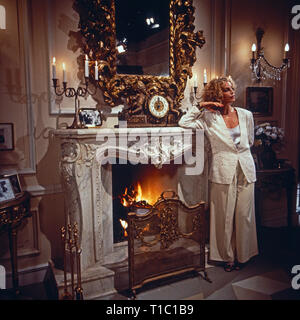 Das Erbe der Guldenburgs, Fernsehserie, Deutschland 1986 - 1988, Folge: "Das letzte Kapitel", Darsteller: Sydne Rome Stockfoto