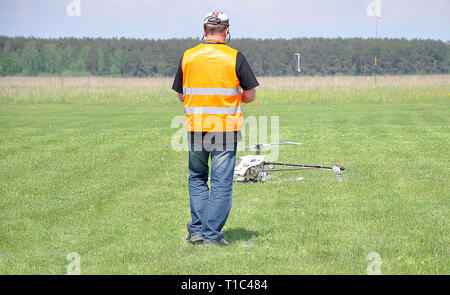 11. Mai 2011 - das Festival der aeromodeling am Flughafen in der Stadt Borodyanka, Kiew. Die Ukraine Stockfoto