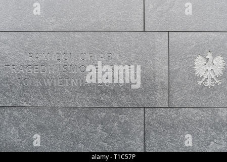 Warschau, Polen, 17. Februar 2019: Denkmal für die Opfer der Tragödie in Smolensk am 10. April. Stockfoto