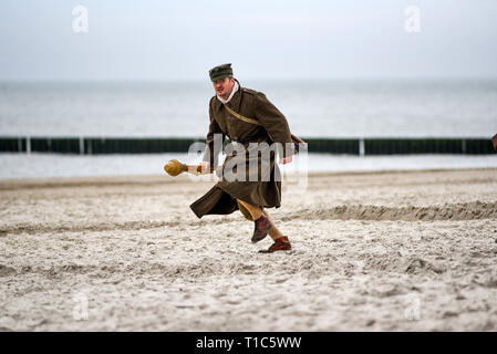 Kolberg, Polen, 17. März 2019: Deutsche Soldaten, Nazis während der Rekonstruktion der Schlacht für Kolobrzeg. Stockfoto