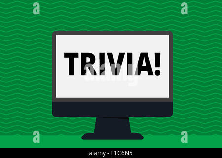 Schreiben Hinweis Übersicht Trivia. Business Konzept für Stücke von unbedeutenden Info von etwas, das jemand irgendwo Leere Desktop Computer Farbdisplay F Stockfoto