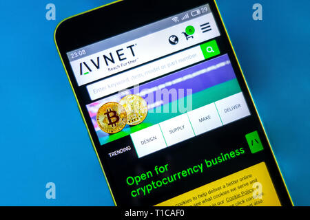 Berdyansk, Ukraine - März 23, 2019: Illustrative Editorial, Avnet Website Homepage. Avnet Logo sichtbar auf dem Bildschirm des Telefons. Stockfoto