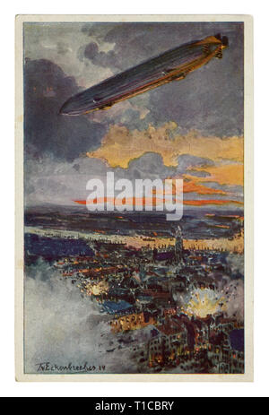 Deutsche Historische Postkarte: Riesige Deutsche Zeppelin über die belgische Stadt Antwerpen. Die Bombardierung der Stadt bei Nacht, Flandern, Weltkrieg 1914-1918 Stockfoto