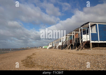 Holzhütten am Thorpe Bay, in der Nähe von Southend-on-Sea, Essex, England Stockfoto