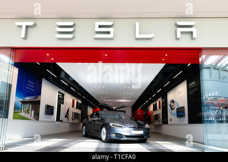 Tesla Autohaus, UK. Stockfoto