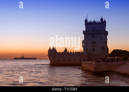 Torre de Belem, Belem Tower oder Turm von St. Vincent bei Sonnenuntergang, UNESCO-Weltkulturerbe, Belem, Lissabon, Portugal Stockfoto