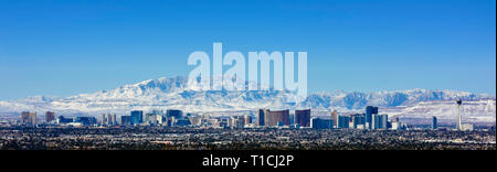 Panoramablick auf die Skyline von Las Vegas, Winter Stockfoto