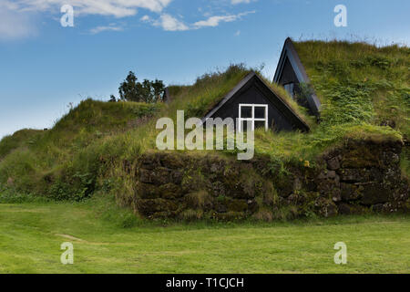 Traditionelle isländische Architektur folk Häuser im Sommer Stockfoto