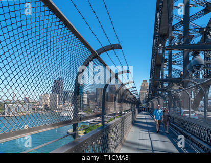 Fußgängerweg über die Sydney Harbour Bridge, Sydney, Australien Stockfoto