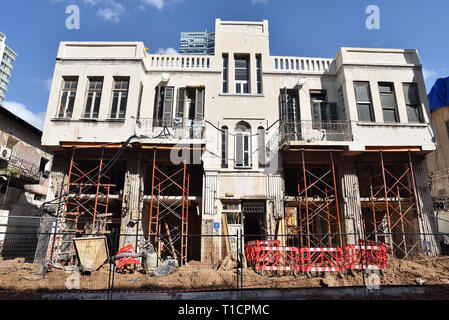 Häuser im Bauhaus-Stil werden in Tel Aviv renoviert Stockfoto