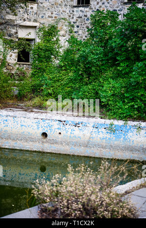 Berengaria Hotel und die umliegenden Berge Wald - verlassene Gebäude in Prodromos, Zypern Stockfoto