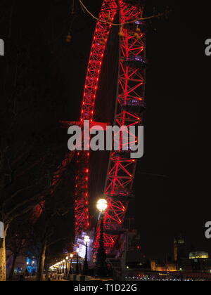 London Eye bei Nacht - London Stockfoto