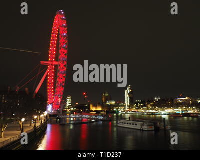 London Eye bei Nacht - London Stockfoto