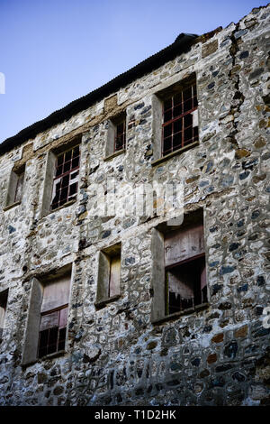 Berengaria Hotel und die umliegenden Berge Wald - verlassene Gebäude in Prodromos, Zypern Stockfoto