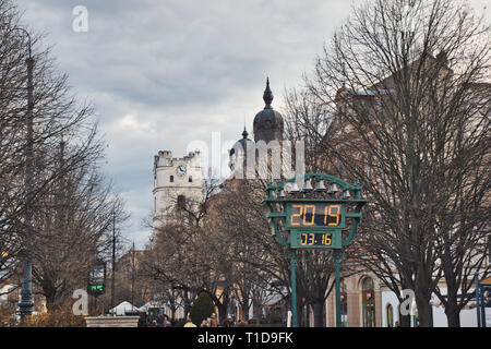 Ein Anblick von Debrecen, Ungarn mit dem berühmten Turm abgeschnitten. Stockfoto