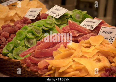 Eine Nahaufnahme der sortierten getrocknetes Obst auf dem Marktplatz Stockfoto