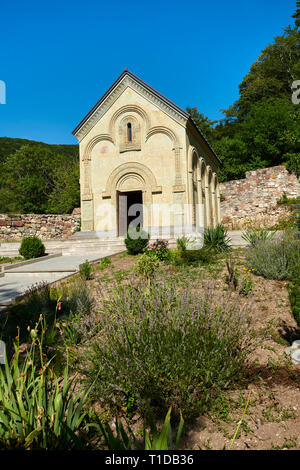 Fotos und Bilder von der Kapelle in der historischen mittelalterlichen Kintsvisi Kloster Georgische Orthodoxe Klosteranlage, Shida Kartli Region, Georgien (Coun Stockfoto