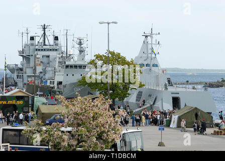 K33 Härnösand HSwMS Visby-Klasse Corvette, HSwMS Trossö A264 Hilfs Schiff und HSwMS Belos eine 214 u-boot Rettung Schiff in Karlskrona örlogsbas günstig ( Stockfoto