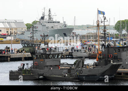 HSwMS Carlskrona P04 ursprünglich als minelayer M04 während Marinens Dag (Navy) in Karlskrona Karlskrona örlogsbas (Naval Base) aufgeführten Worl konzipiert Stockfoto