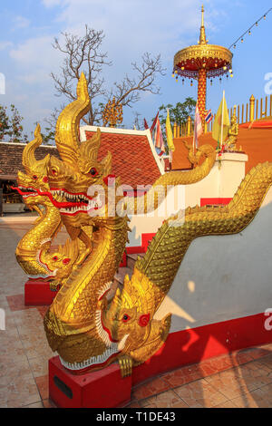 Die Hüter des Tempels Eintrag (Wat Phra That Doi Kham) Stockfoto