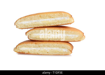 Stapel von drei Schichten vanille Biskuit mit Creme füllen Stockfoto