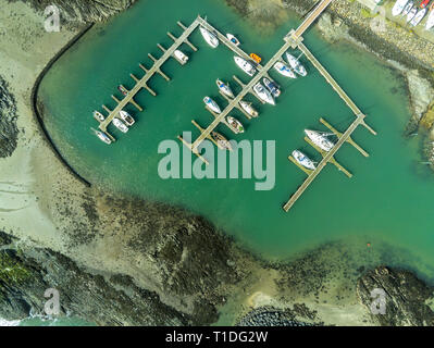 Dies ist eine Luftaufnahme von Ardglass Mariana im County Down in Nordirland Stockfoto