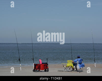 Angeln auf Fernandina Beach, Cumberland Sound, Fort Clinch State Park, Nassau County, Florida, USA Stockfoto