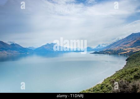 Mit Blick auf den Lake Wakatipu von der Flenorchy Road, NZ Stockfoto