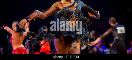 Paar Athleten Tänzer Wettbewerb in Gesellschaftstanz Stockfoto