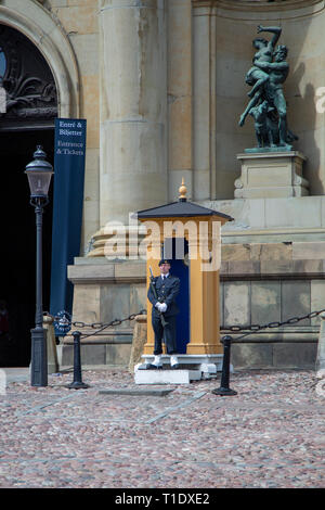 Royal Scots Guards auf der Hut in der Schwedischen Königlichen Palast Stockfoto