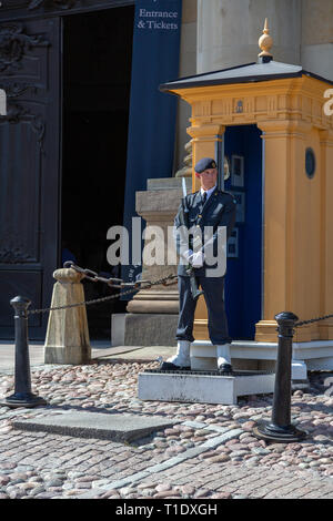 Royal Scots Guards auf der Hut in der Schwedischen Königlichen Palast Stockfoto