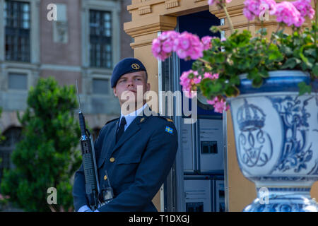 Royal Scots Guards auf der Hut in der Schwedischen Königlichen Palast Stockfoto