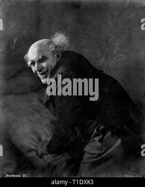 ALEXANDER GRANACH als Knock / Renfield in NOSFERATU eine Symphonie Des Grauens 1922 Regie F.W.MURNAU Deutsch Weimar Cinema Deutschland Jofa-Atelier Berlin-Johanissthal / Prana-Film GmbH. Stockfoto