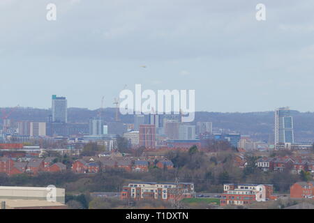 Leeds City Skyline von Morley aus gesehen Stockfoto