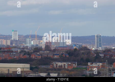 Leeds City Skyline von Morley aus gesehen Stockfoto