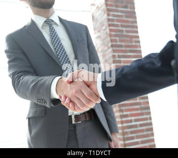 Business Leader Händeschütteln mit Partner. Stockfoto