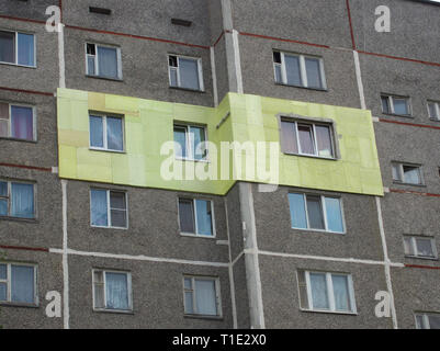 Die Isolierung der Außenwände des Apartments in einem Hochhaus Stockfoto