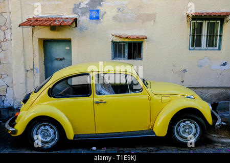 Oldtimer. Gelbe VW Typ 1 AKA Käfer Stockfoto